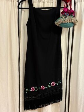 Vintage - Black Backless Dress w/ Floral Embroidery & Asymmetrical Fringe Sz.S